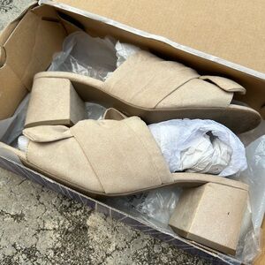 Worthington size 10 women’s heels nude